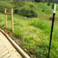 Paquete de 5 postes de acero Q235 para cercado perimetral y engorde 2,13m alto, peso 3,9kg SOPECR