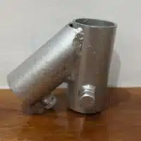 Soporte esquinero poste de acero SOPECR