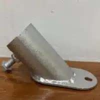Soporte esquinero poste de acero SOPECR