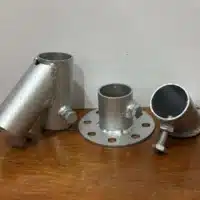 Soporte esquinero poste de acero SOPECR